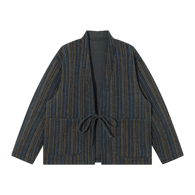 Traditional Winter Japanese Clothing - سترة كيمونو مخططة على الطراز الياباني
