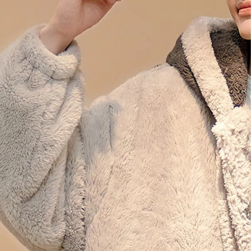 قطعة واحدة لوفي البشكير أنيمي  - مراجعة Winter Clothing Japan وسعره